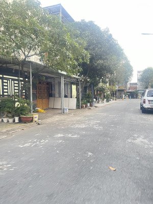 mặt tiền phạm hữu lầu p. dĩ an giá chỉ 4,89 tỷ tl vị trí vàng: ngay mặt tiền phạm hữu