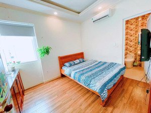 cho thuê phòng studio cửa sổ lớn hầm xe thang máy ngay đường hòa hưng quận 10