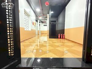 Cần bán CHDV cạnh ĐH Thủy Lợi , Ngân Hàng , Công Đoàn. 6 tầng thang máy chào giá 11.9 tỷ.