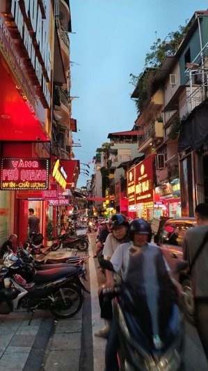 bán đất tặng nhà mặt phố hà trung hoàn kiếm, mặt tiền 4.3m- giá 90 tỷ