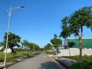 bán lô đất xẻ khe giá siêu mềm chỉ 1 tỷ 3xx