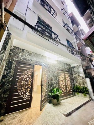 bán căn hộ dịch vụ 85m2 tôn thất tùng, đống đa - thang máy - dòng tiền ổn định, lâu dài - trung tâm