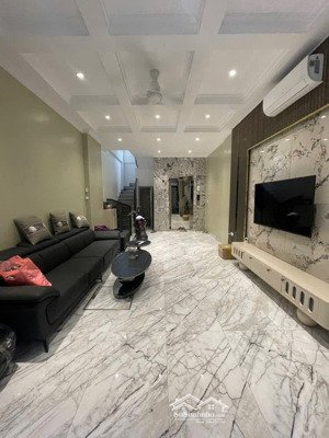 nguyễn khánh toàn,nhà mới, tháng máy, ngõ 3 gác, 40m ôtô đỗ, 2 thoáng, mới ở ngay, 46m2*7t