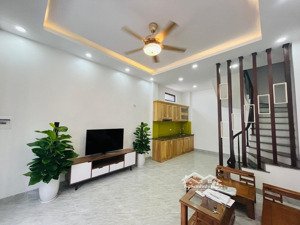 nhà đẹp lô góc! mặt tiền rộng, ngõ thông kinh doanh, thoáng sáng, công năng đầy đủ, ở ngay 40m2*5t