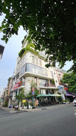 mặt tiền trường sa quận phú nhuận, dt 12x7.6, 4 tầng, giá 26,5 tỷ