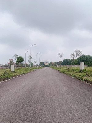 trung tâm tp. phổ yên view công viên đg qh 16m s = 6*20m, giá 1,6 tỷ