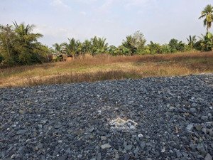 15x46m. chỉ 750 triệu. gần đường lớn. cạnh kcn hiệp thạnh.