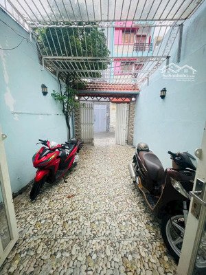 cho thuê nhà hxh đường nguyễn văn lượng p17 gần lottermart 2pn giá 13tr.