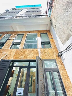 phố tây sơn_40m x 6 tầng_thang máy xây mới_20m ra mặt phố_full nội thất_mặt tiền 3.9m_sổ vuông đẹp.