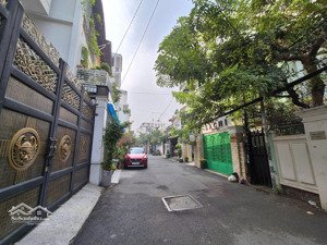 bán biệt thự lê văn sỹ 9x22m trệt lửng 2 lầu vị trí rất đẹp và đáng sống một đời chủ từ xưa đến nay