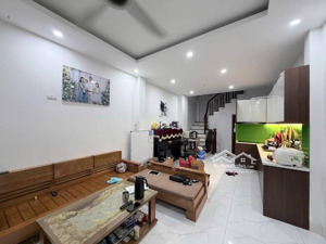 siêu hiếm! ô tô đỗ cửa 32m2 4 tầng ngô thì nhậm hà đông chỉ hơn 7 tỉ.