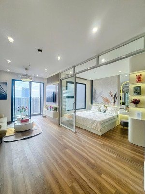 chính chủ bán studio 38m2 thông thủy cực hiếm tại the london ld2 vhop1