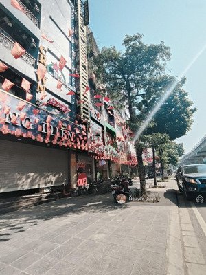 mặt phố hồ tùng mậu, cầu giấy, vỉa hè 7m, tòa nhà 9 tầng, dt 65/70m, mt 5 m chỉ 39 tỷ, kd siêu tốt