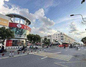 nhà mtkd nguyễn văn lượng- ngay st lotte- 3 tầng. hdt 20tr/ tháng