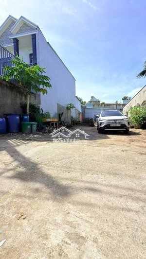 bán lô đất 150m2 cách trung tâm tphcm chỉ 40p duy chuyển giá chỉ 700tr