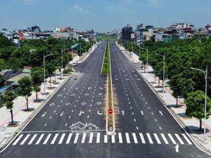 ngọc thụy gia thượng, cách một nhà ra đường 17m(quy hoạch), dt 80m, mt=hậu 7.65m, ngõ ô tô qua nhà