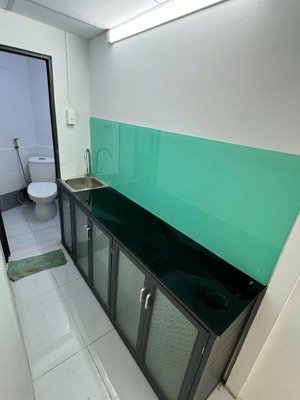 nhà nhỏ bán giá 400tr còn thương lượng giấy tờ tay đường lương văn can, p15, q8. diện tích 4x6m