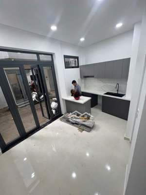 nhà đẹp hẻm xe hơi 3 tầng 2 phòng ngủ