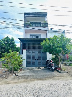 bán nhà diên toàn diên khánh. mặt tiền đường huỳnh thúc kháng. giá đầu tư bán nhanh trong tuần