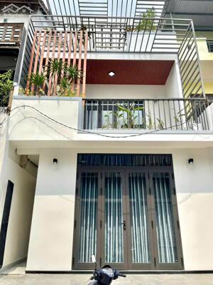 Bán nhà 3 tầng Full nội thất mặt tiền đường Nguyễn Khoa Vy, phường Vỹ Dạ, TP Huế, chỉ 3,5 Tỷ