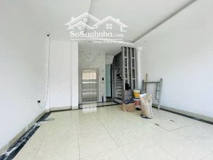chính chủ gửi bán nhà riêng 7 tầng thang máy phố khương đình, cách 1 nhà ra phố, kinh doanh ổn
