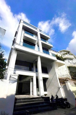 cho thuê tòa nhà 38/8a nguyễn văn trỗi, tại phú nhuận - dtsd gần 720m2