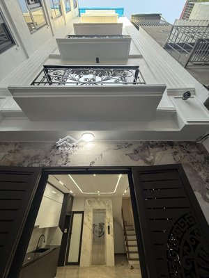 phân lô khúc thừa dụ thang máy 42m 7 tầng mt 4.6m giá 15 tỷ nhỉnh