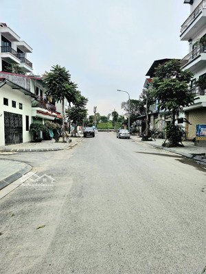 duy nhất nhà đẹp ở ngay, ~45m2, ngõ nông phúc lợi, sát vách vinhomeriverside chỉ 6,2 tỷ