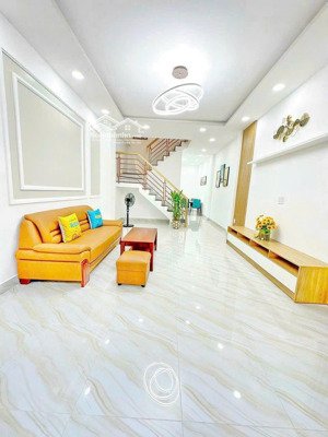 cực phẩm - nhà 3 tầng - hxh - dt: 85m2 - giá 6,5 tỷ - tô ngọc vân - gần phạm văn đồng