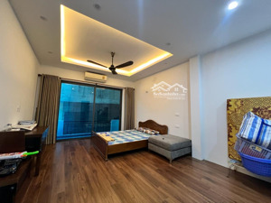 bán nhà phố tây sơn, dt:40m2x5 tầng, mt 4,5m. 10m ra oto, full nội thất. quận đống đa. giá 11,8 tỷ.