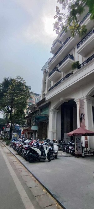 (mặt tiền 7.1m) mặt phố bà triệu - vị trí đoạn giữa đẹp nhất phố - sát hồ hoàn kiếm - kd siêu đỉnh