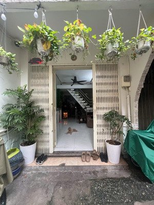 nhà bán mặt tiền hẻm dt 32,2 m2