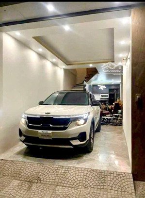 nhà ngay cổng kđt hinode lai xá : 43m - 5,5tầng - nhỉnh 8 tỷ phân lô - oto vào , 7 chỗ đỗ cửa