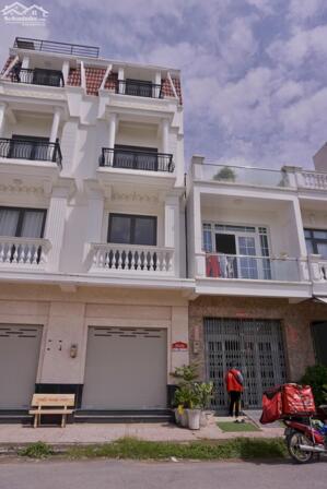 NHÀ PHỐ MẶT TIỀN CHỢ - TRUNG TÂM THƯƠNG MẠI CÁI VỒN