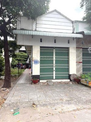 bán dãy trọ 1 tỉ 5 với diện tích 150m2 p.thới hoà, bến cát. cách đường vành đai 4 vào 200m sổ hồng