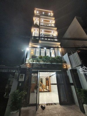 nhà mới đẹp - 5 tầng, thang máy - sát mặt tiền - thiêt kế hiện đại - nội thất cao cấp