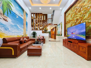 tôi cần bán gấp căn nhà ở chu văn an, q.bình thạnh - cho thuê 22tr/th giá 3 tỷ560 - 51m2 sổ tên tôi