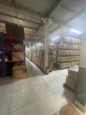 cho thuê 1000m2 nhà xưởng tô ký hóc môn .