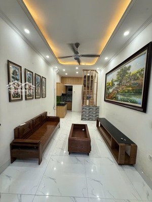 bán gấp nhà đẹp nam dư ,35m2 , nhỉnh 5 tỷ nhà đẹp sáng bóng