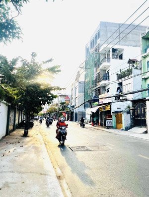 bán nhà diện tích khủng xây chdv - giá tốt 1 đời chủ