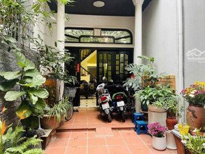 bán nhà giá tốt phố cầu giấy, oto đỗ cửa, ngõ thông, 80m2, 4 tầng, nhỉnh 22 tỷ.