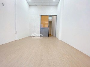 bán gấp xuất cảnh - 27m - 3 tầng - giá 5.7 tỷ - nhà bến chương dương quận 1