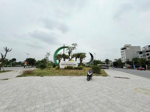 chính chủ bán 90m2 đất phố gia thương (tt ngọc thụy) giáp khai sơn, trường pháp và cv ngọc thụy