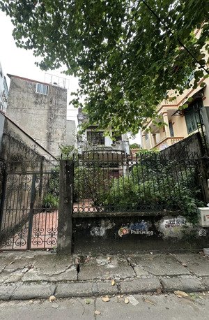 bán đất tặng nhà 3 tầng ngọc thuỵ - mặt phố - mặt tiền rộng vuông vắn