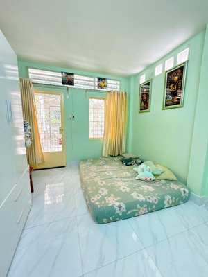 bán nhà quận 10. sư vạn hạnh. gần mặt tiền đường. chỉ 4.9 tỷ.