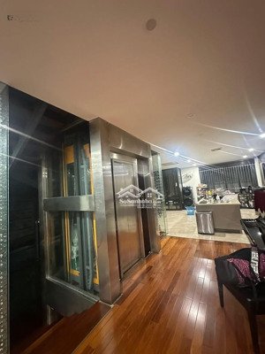 biệt thự thành công, ba đình, siêu đẹp, ô tô ngủ trong nhà dt 160m, 6 tầng, mt 8.4m gia 76 tỷ