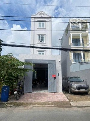 bán nhà đang kinh doanh chdv 4 tầng mặt tiền đường hàng tre, 4,5m x 28m nở hậu 5m4