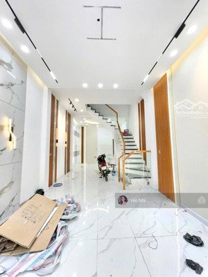 nhà đường hương lộ 2- bình tân. 4,6x12m giá 6,1 tỷ thương lượng, đường ô tô,2 lầu+4pn.shr hoàn công
