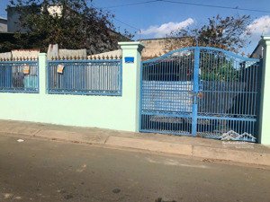 nhà cũ, đất lớn mặt tiền chỉ 22.5 tỷ có 250 m2 tp thủ đức.