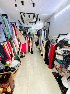 bán gấp xuất cảnh - 31.9m - 2 tầng - giá 3.98 tỷ - nhà phạm thế hiển quận 8